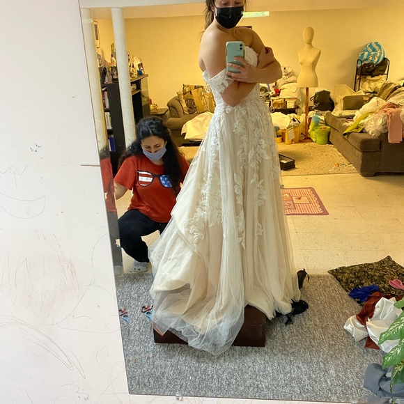 Stella York #7332 wedding dress - Picture 6 of 7